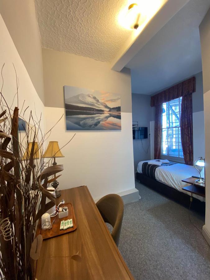 The Broadway Hotel Llandudno Ngoại thất bức ảnh