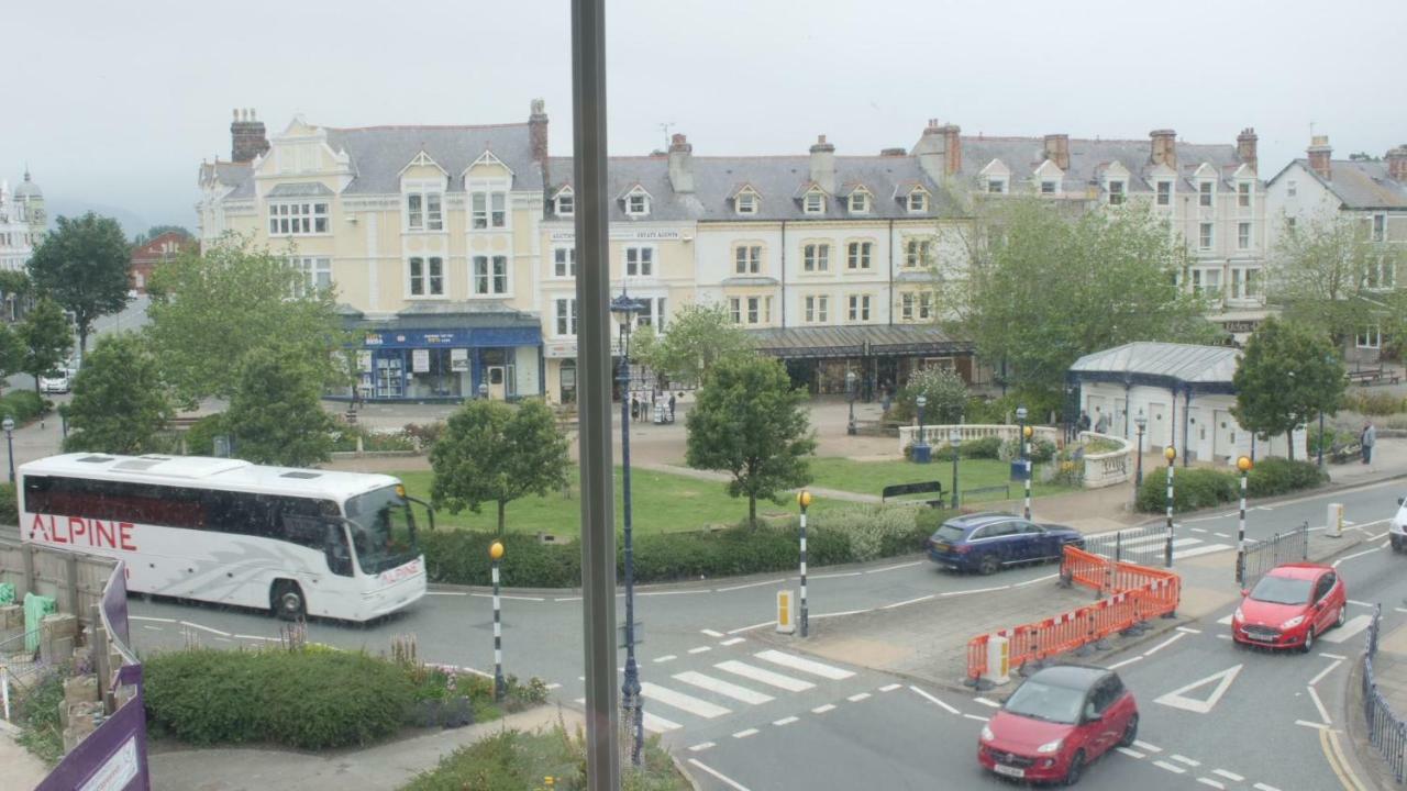 The Broadway Hotel Llandudno Ngoại thất bức ảnh